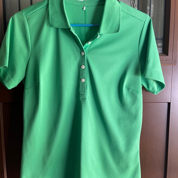 Nike women’s golf polo.  Size M Tour Performance dri-fit - Picture 3 of 6
